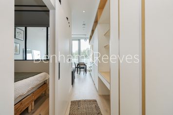 Studio flat to rent in Great West Road, Brentford, TW8-image 15