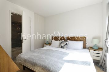 Studio flat to rent in Calville House, Brentford, TW8-image 3