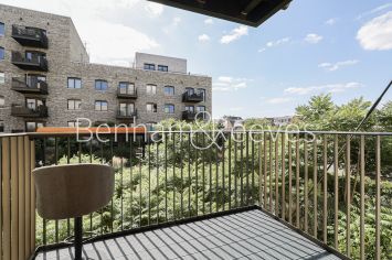 Studio flat to rent in Calville House, Brentford, TW8-image 5