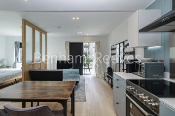 Studio flat to rent in Calville House, Brentford, TW8-image 12