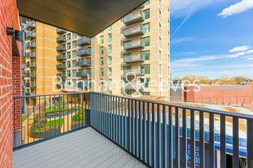 image 1  bedroom flat to rent in Kew Bridge Rise, Brentford, TW8-image 11