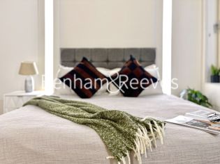 Studio flat to rent in Staines Road, Hounslow, TW3-image 2