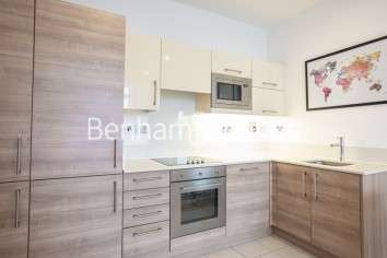 2 bedrooms flat to rent in Cornell Square, Nine Elms, SW8-image 2