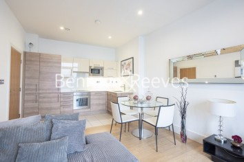2 bedrooms flat to rent in Cornell Square, Nine Elms, SW8-image 8