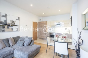 2 bedrooms flat to rent in Cornell Square, Nine Elms, SW8-image 11