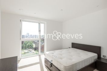 image 1  bedroom flat to rent in Wandsworth Road, Nine Elms Point, SW8-image 3