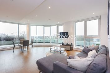 3 bedrooms flat to rent in Queenstown Road, Nine Elms, SW11-image 1