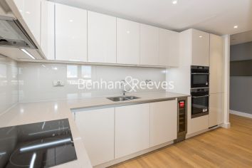 2  bedrooms flat to rent in Wandsworth Road, Nine Elms, SW8-image 2