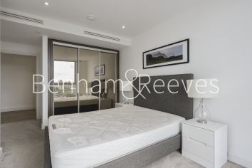 1 bedroom flat to rent in Wandsworth Road, Nine Elms, SW8-image 3