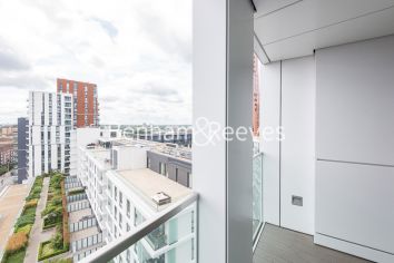 1 bedroom flat to rent in Wandsworth Road, Nine Elms, SW8-image 5