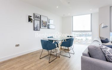 3  bedrooms flat to rent in Wandsworth Road, Nine Elms, SW8-image 3