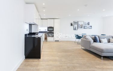 3  bedrooms flat to rent in Wandsworth Road, Nine Elms, SW8-image 8