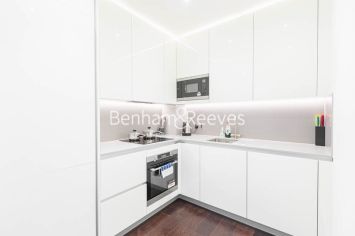 1  bedroom flat to rent in Haines House, Charles Clowes Walk,  SW11-image 2