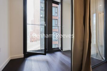 1  bedroom flat to rent in Damac Tower, Vauxhall, SW8-image 9
