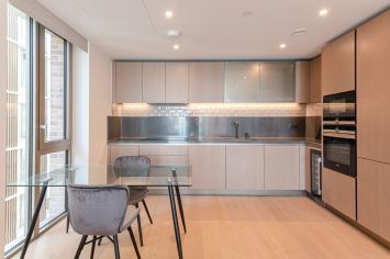 2 bedrooms flat to rent in Palmer Road, Nine Elms, SW11-image 2