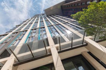 3  bedrooms flat to rent in Damac Tower,Vauxhall, SW8-image 12