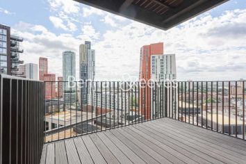 1 bedroom flat to rent in Legacy Building, Viaduct Gardens, SW11-image 6