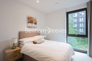 2 bedrooms flat to rent in Legacy Building, Viaduct Gardens, SW11-image 3