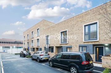 2 bedrooms house to rent in Pear Mews, Tooting, SW17-image 7