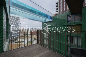 1 bedroom flat to rent in Legacy Building, Viaduct Gardens, SW11-image 5