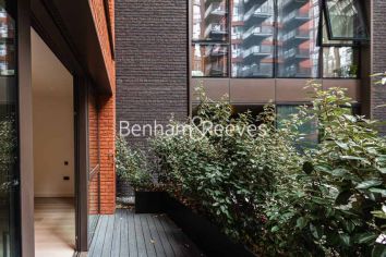 1 bedroom flat to rent in The Modern,Viaduct Gardens, Nine Elms , SW11-image 4