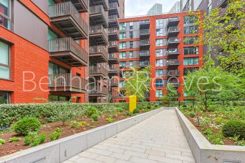 1  bedroom flat to rent in The Modern, Viaduct Gardens, SW11-image 15