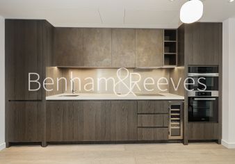 3  bedrooms flat to rent in Thames City, Vauxhall, SW8-image 2