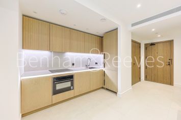 Studio flat to rent in One Linear Place, Nine Elms, SW11-image 2