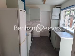 3  bedrooms flat to rent in Grant Road, Croydon, CR0-image 2