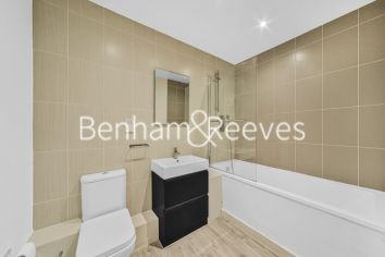 1  bedroom flat to rent in Cornell Square, Nine Elms, SW8-image 4