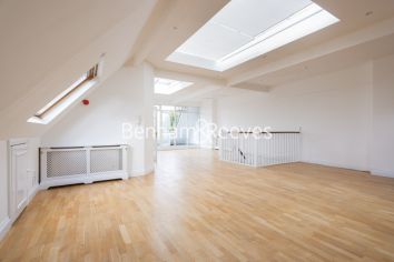 4 bedrooms flat to rent in Canfield Gardens, South Hampstead, NW6-image 1