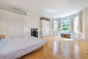 4 bedrooms flat to rent in Compayne Gardens, Hampstead, NW6-image 3