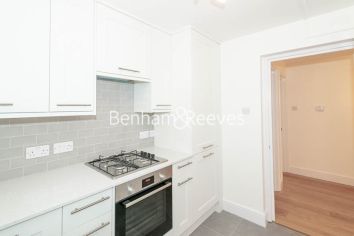 3  bedrooms flat to rent in Parkhill Road, Belsize Park, NW3-image 2