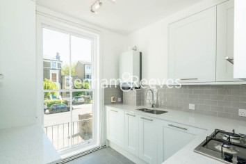 2  bedrooms flat to rent in Parkhill Road, Hampstead, NW3-image 2