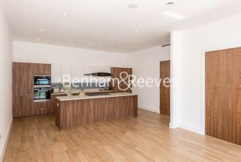 4 bedrooms flat to rent in Finchley Road, Golders Green, NW11-image 10