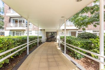 3  bedrooms flat to rent in St. John's Wood Park, St. John's Wood, NW8-image 10