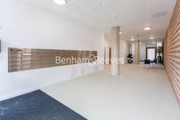1  bedroom flat to rent in Damsel Walk, West Hendon, NW9-image 2