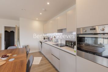 2  bedrooms flat to rent in Yarrow Apartments, Mill Hill, NW7-image 2