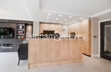 4 bedrooms house to rent in Court Close, St Johns Wood, NW8-image 7