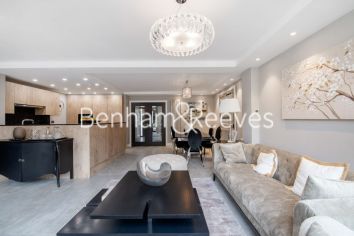 4 bedrooms house to rent in Court Close, St Johns Wood, NW8-image 11