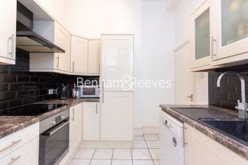 3 bedrooms flat to rent in Langland Mansions, Hampstead, NW3-image 2