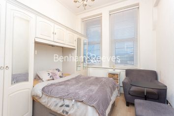 3 bedrooms flat to rent in Langland Mansions, Hampstead, NW3-image 3