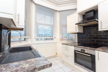 3 bedrooms flat to rent in Langland Mansions, Hampstead, NW3-image 9