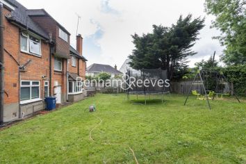 Studio flat to rent in Wessex Court, Golders Green, NW11-image 5