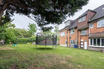 Studio flat to rent in Wessex Court, Golders Green, NW11-image 10