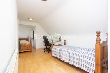 Studio flat to rent in Wessex Court, Golder Green, NW11-image 13