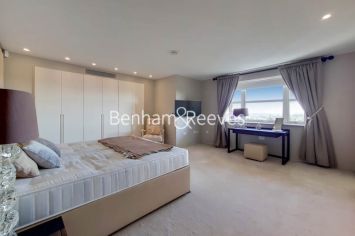 2 bedrooms flat to rent in Boydell Court, Hampstead, NW8-image 3