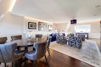 2 bedrooms flat to rent in Boydell Court, Hampstead, NW8-image 7