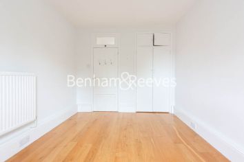 3 bedrooms flat to rent in Barrow Hill Estate, Charlbert Street, NW8-image 3