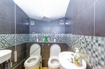 3  bedrooms flat to rent in Adamson Road, Hampstead, NW3-image 9